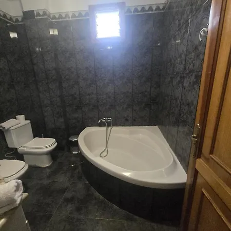 Apartment Casa Sara 1 *